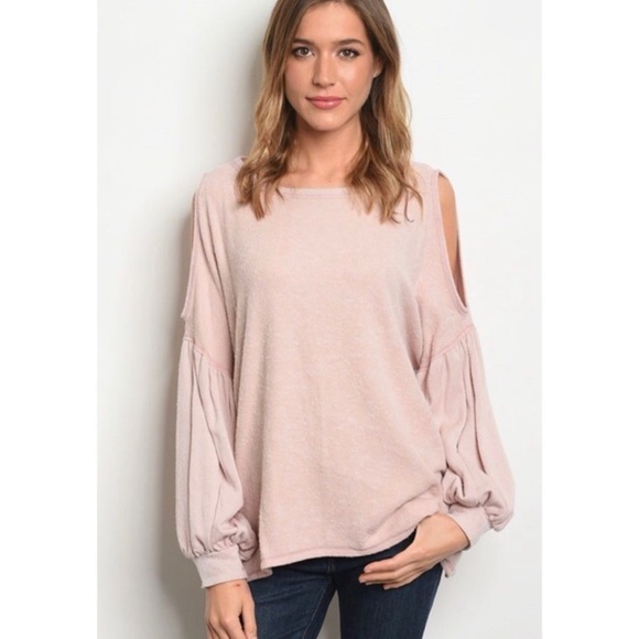 Dusty open cold shoulder pullover - Picture 2 of 3